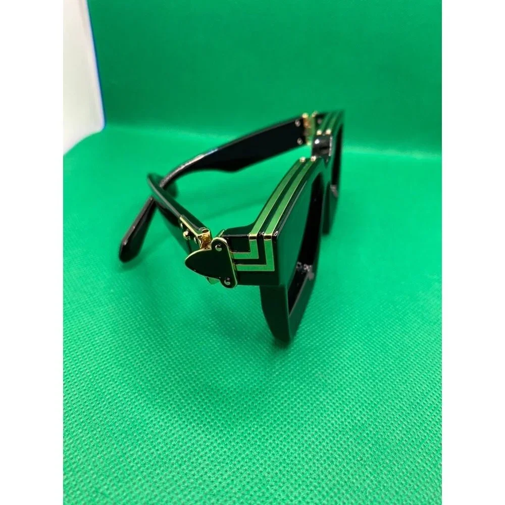 Men’s Black Gold Frame Sunglasses
